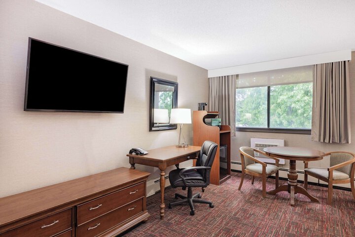 Room 27 of 56