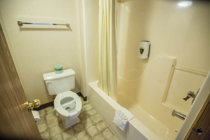 Room 27 of 36