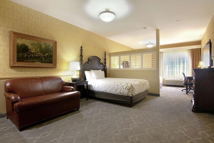 Room 30 of 64