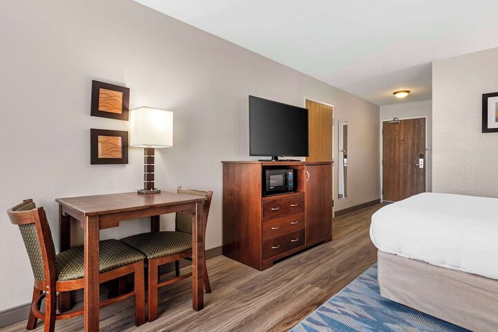 Room 30 of 51
