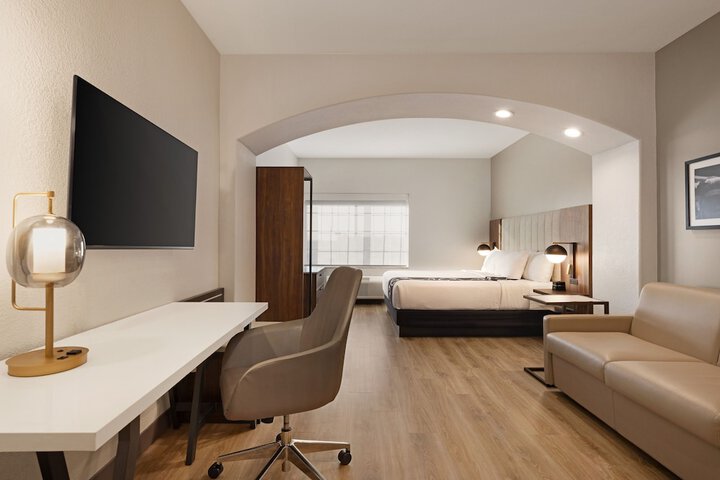 Room 36 of 60