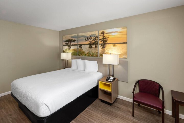 Days Inn by Wyndham Mountain Home