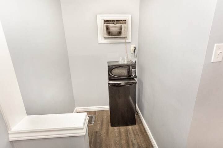 Room 35 of 60