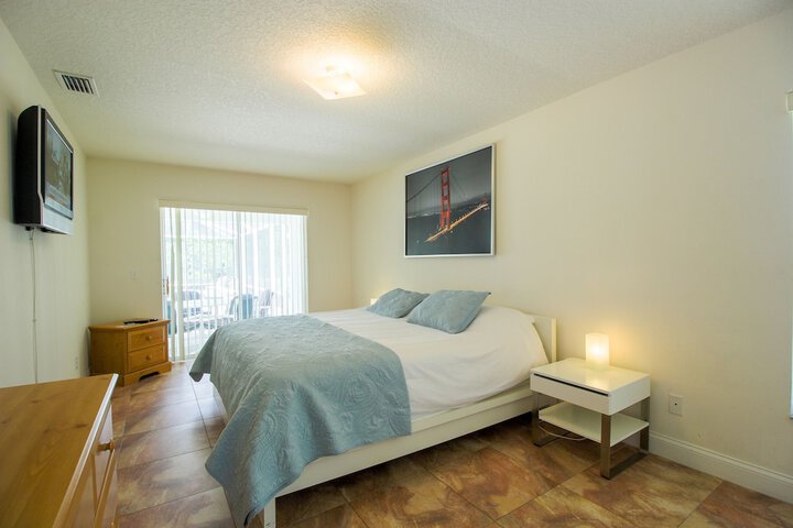 Room 16 of 25
