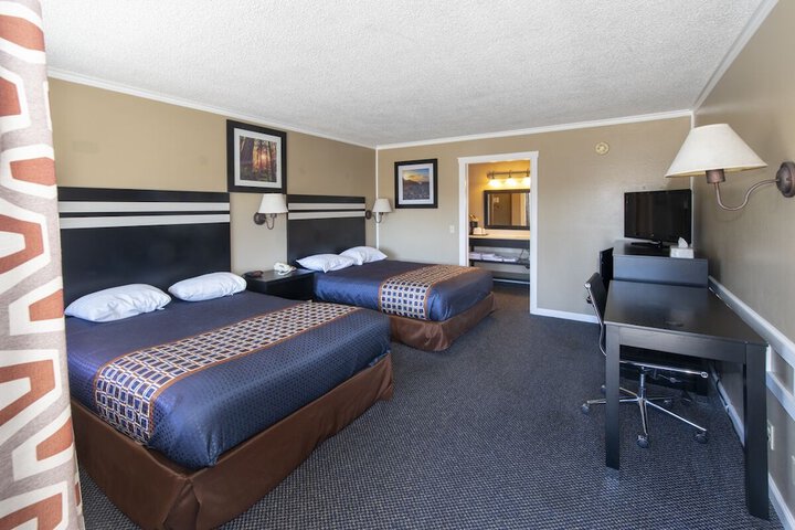 Room 15 of 40