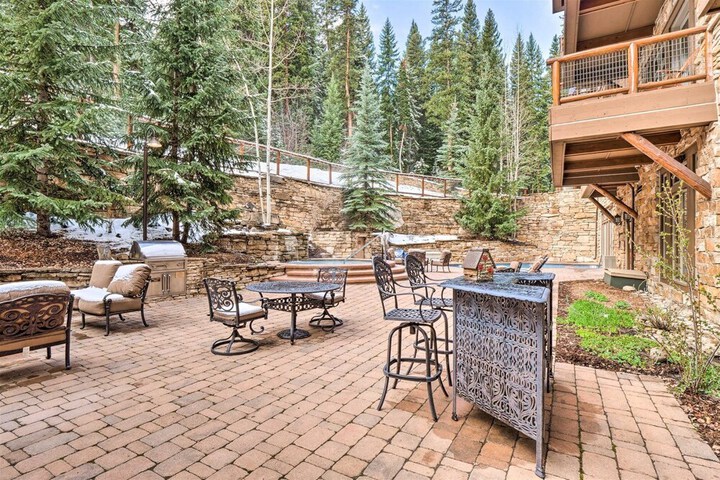 Premier 2 Bedroom Ski in Ski out Vacation Rental at the Timbers With the Best Access to Skiing in Keystone