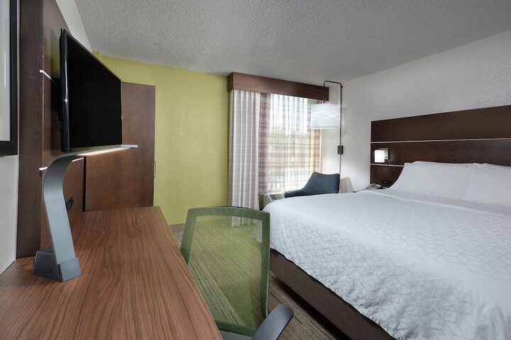 Room 16 of 43