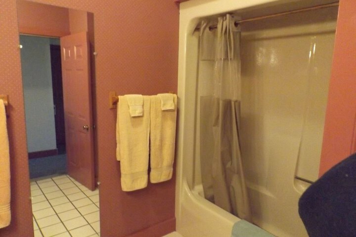 Room 4 of 23