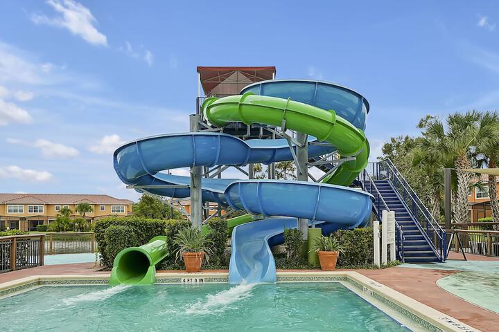 Regal Oaks Resort Vacation Townhomes by IDILIQ
