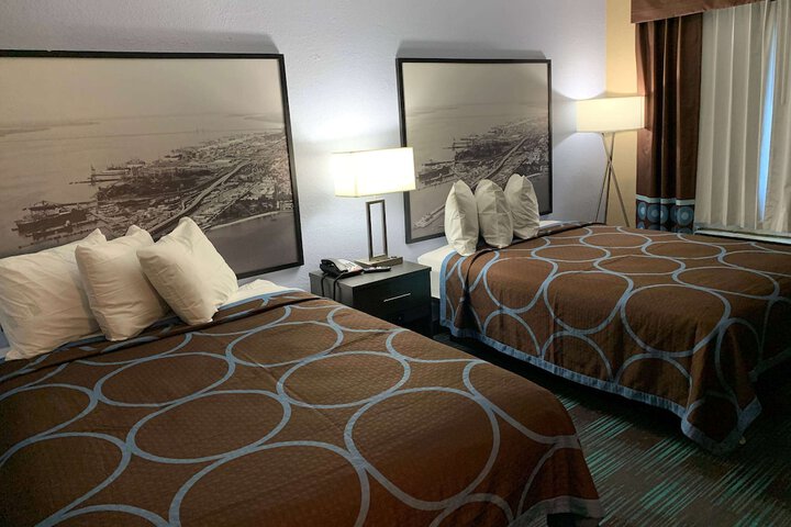 Room 3 of 10