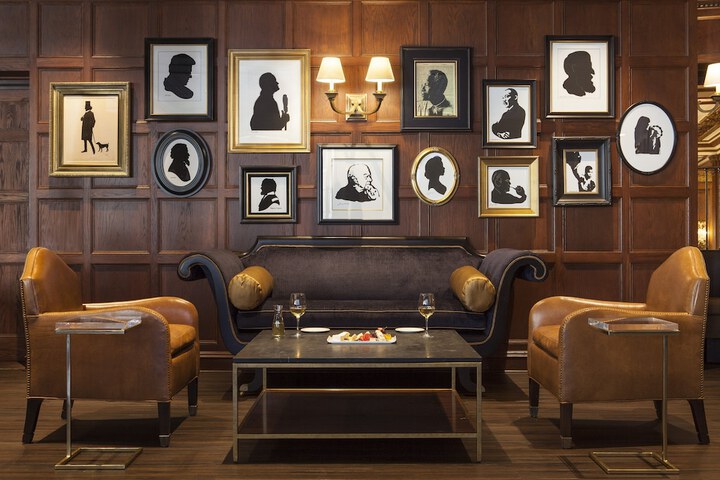 Lounge 134 of 139