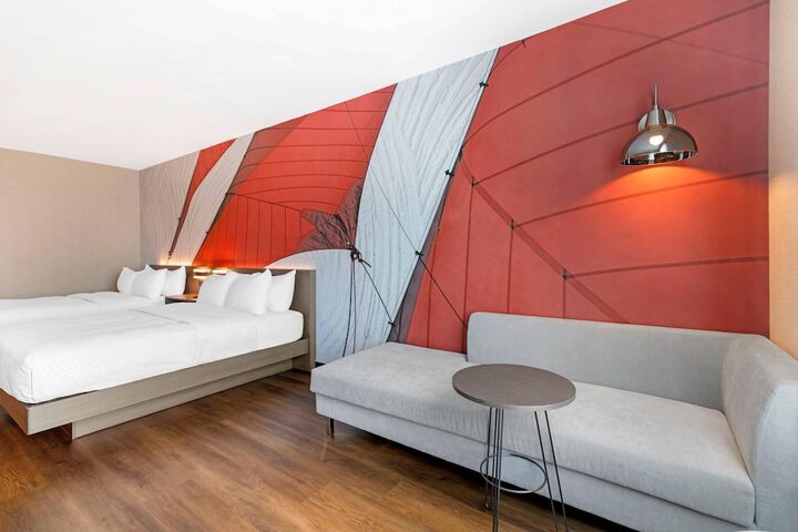 Cambria Hotel & Suites Plymouth