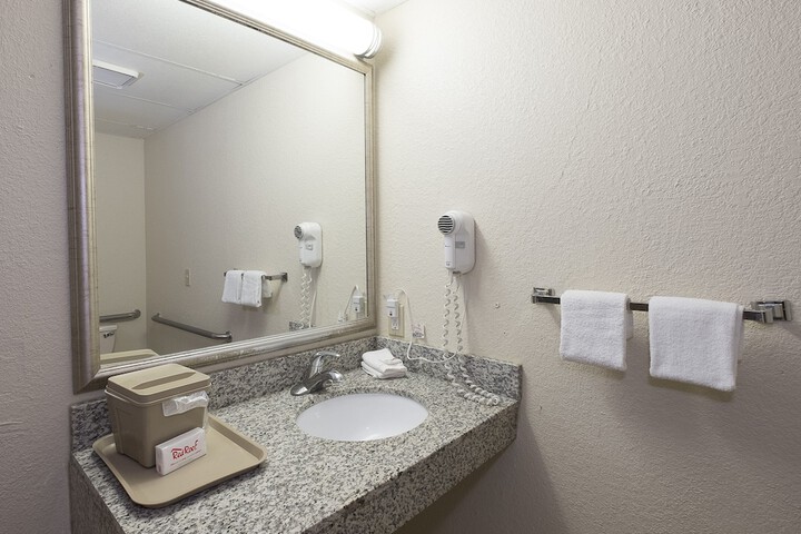 Room 26 of 34