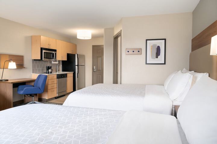 Room 34 of 47