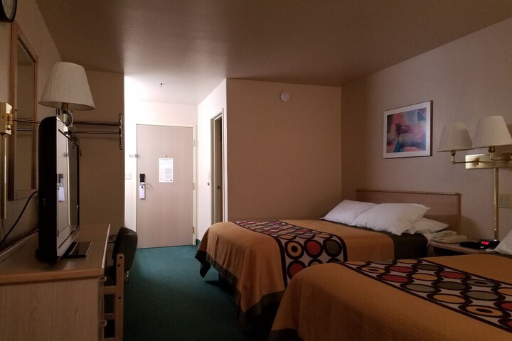 Room 15 of 23