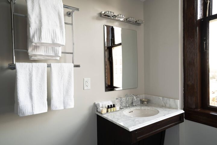 The Esquire Hotel Downtown Gastonia an Ascend Collection Hotel