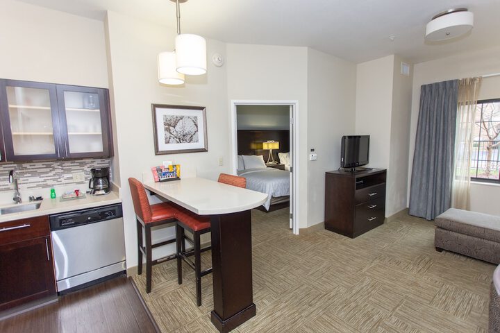 Staybridge Suites Bowling Green by IHG