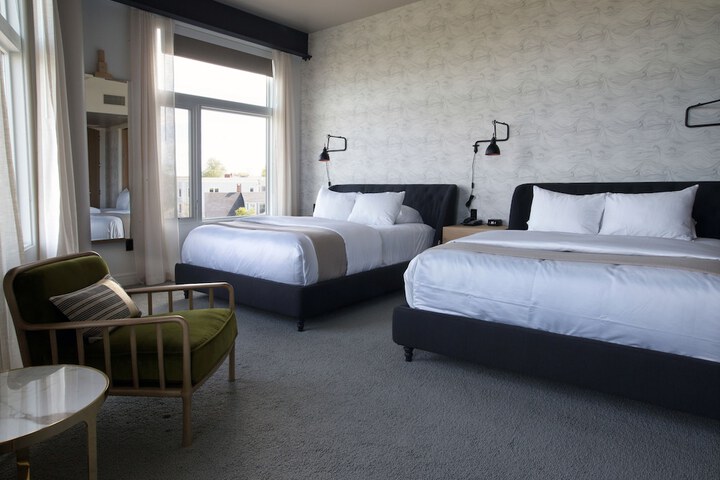 250 Main Hotel