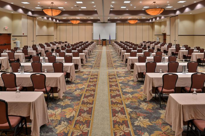 Ballroom/Hall 60 of 64