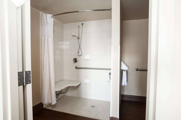Room 20 of 39