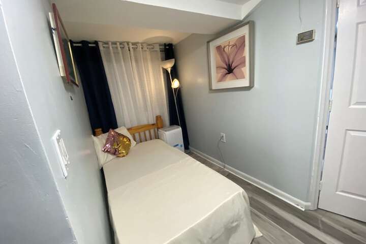 Nice 2 bedroom Apt With Patio