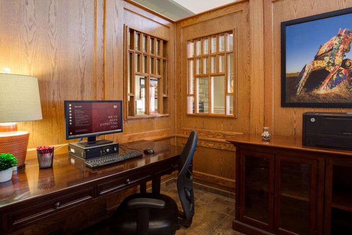 Business Center 37 of 38