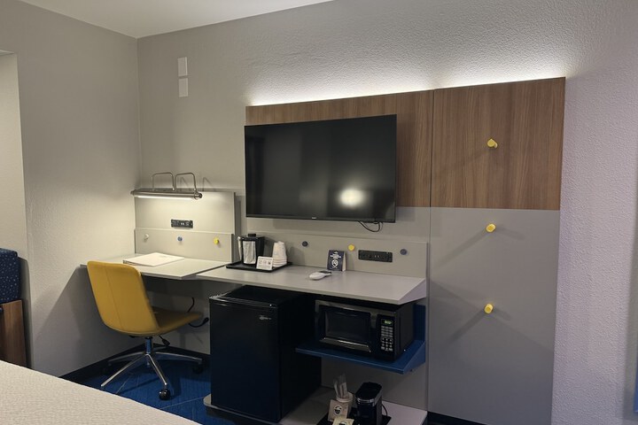 Room 19 of 50