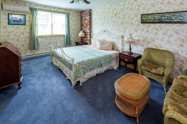Room 16 of 37