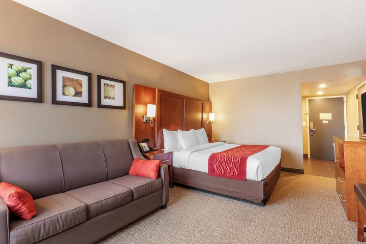 Comfort Inn & Suites Aberdeen near APG