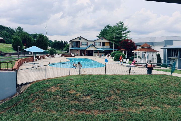 Pool 5 of 32
