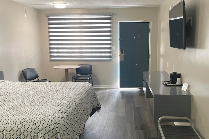 Room 16 of 44