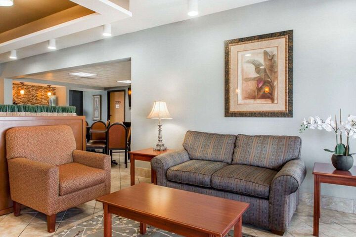 Quality Inn US65 & E. Battlefield Rd. Springfield