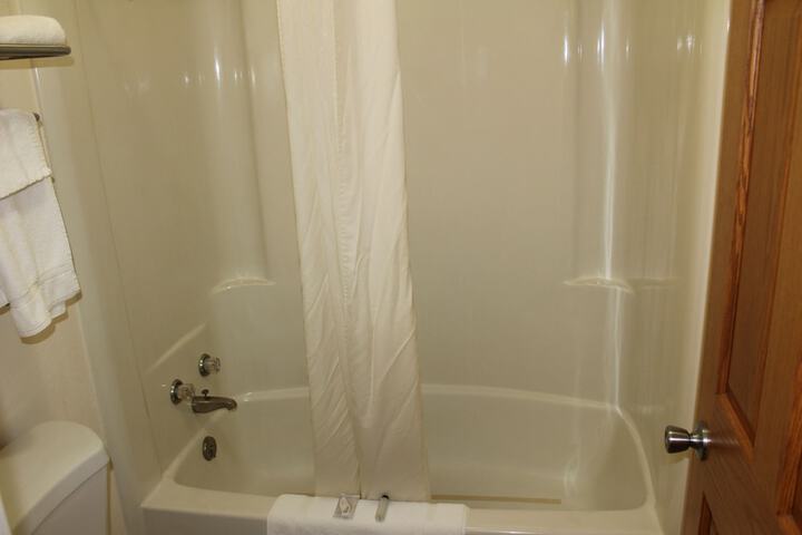 Room 8 of 9