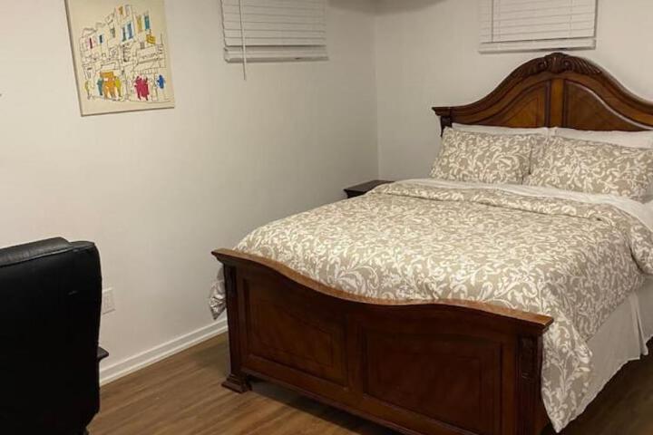 Adorable 3 Bedroom Apartment with Free Parking
