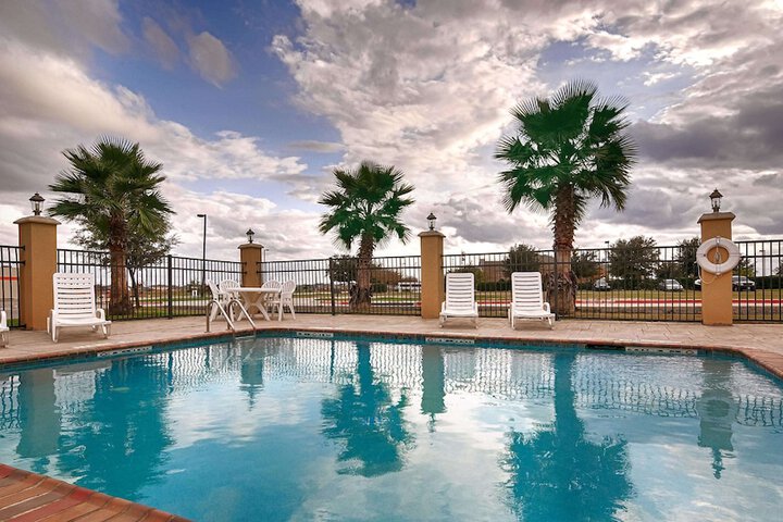 Pool 4 of 29