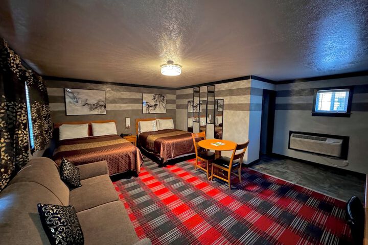 Room 27 of 49