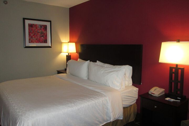 Room 33 of 81