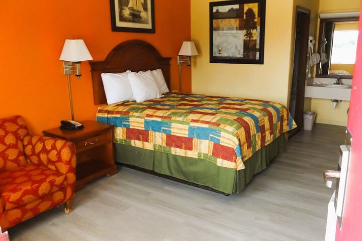 Room 5 of 20