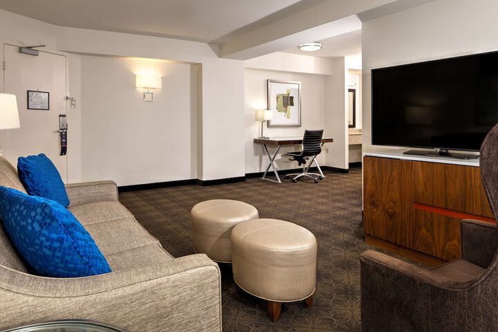 Room 51 of 84