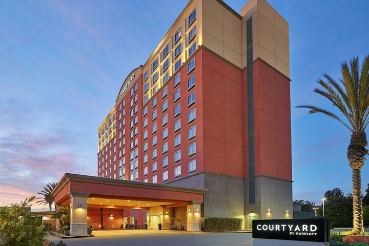 Hotel 2 of 64