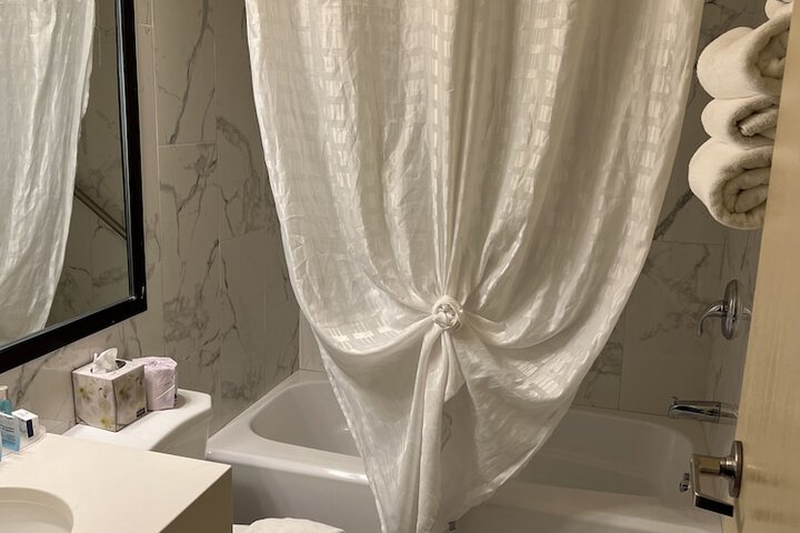 Room 16 of 60