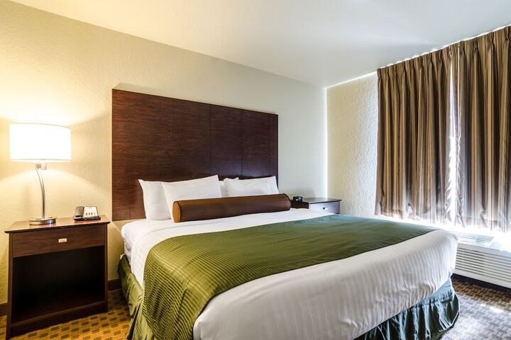 Cobblestone Hotel & Suites - Jefferson