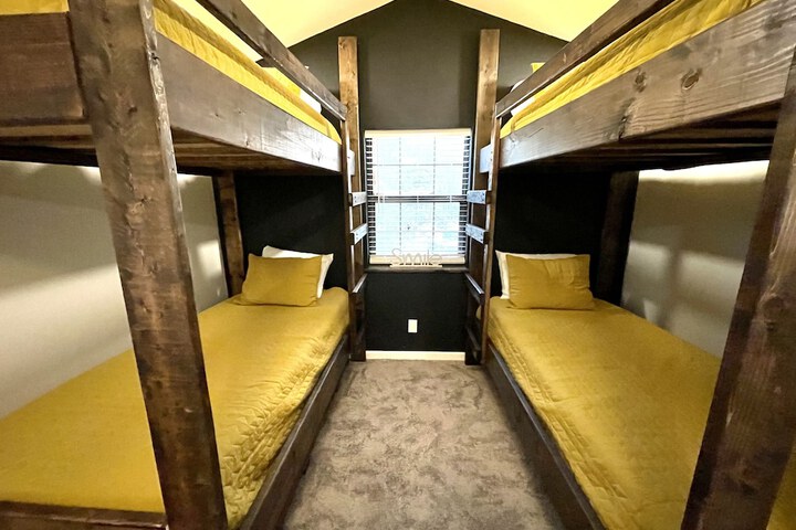 Room 45 of 118