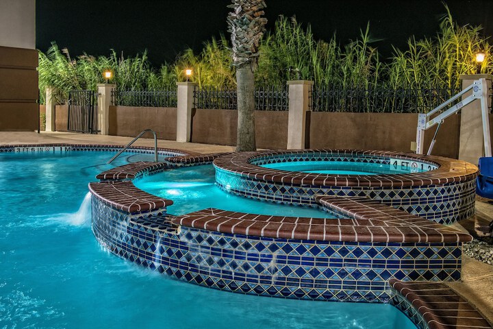 Pool 14 of 38