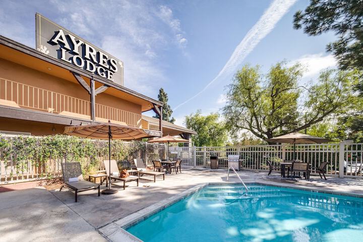 Ayres Lodge Alpine