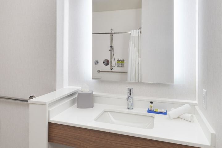 Holiday Inn Express Doral Miami by IHG