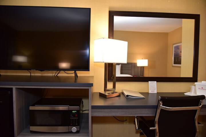 Room 52 of 74
