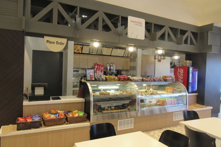 Breakfast/Coffee Service 83 of 92