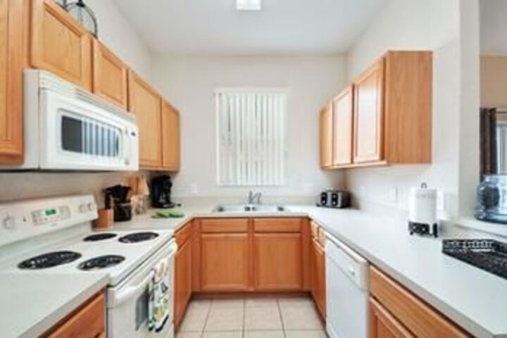 MARVELOUS 4 Bedroom Holiday home by Follow the sun vacation Rentals