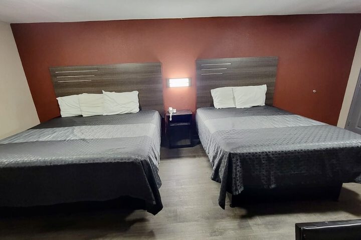 Budget Inn & Suites